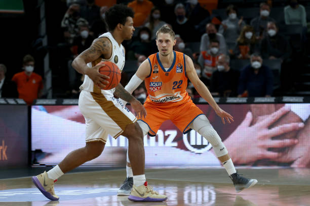 员提供更大 员提供更大