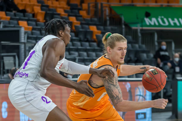 有丰富的历 有丰富的历