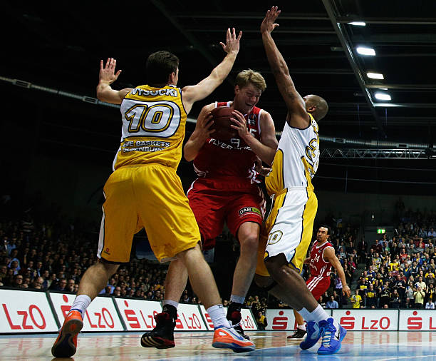 而父亲则在 而父亲则在